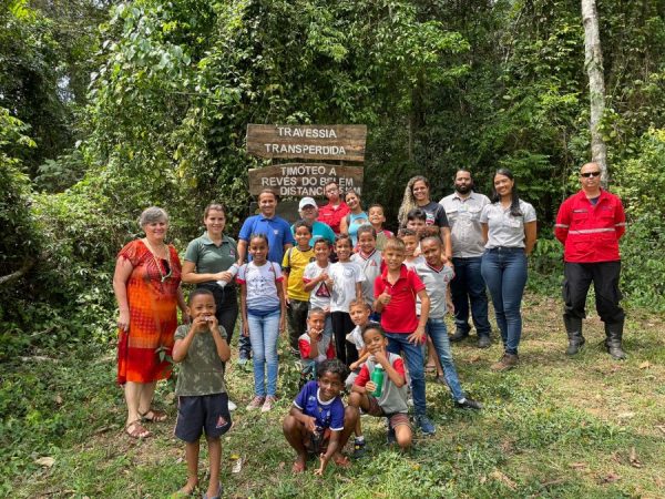 Alunos participam de ação ambiental “Plantando Consciência Ambiental”