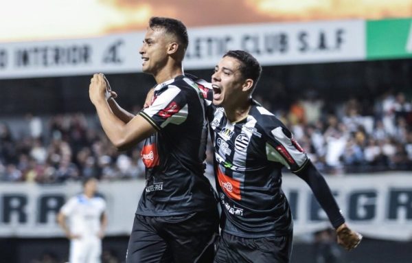 Athletic vence Londrina no fim e ‘dorme’ na liderança da Série C