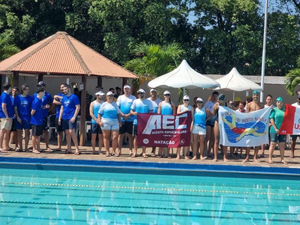 Atletas do Acesita Esporte Clube se destacam em campeonato master de natação