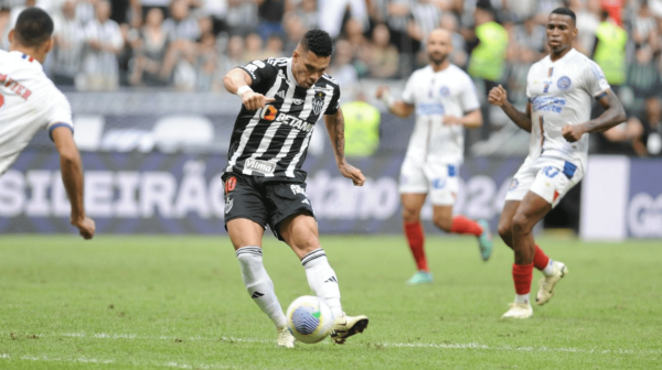 Paulinho, atacante do Atltico (foto: Alexandre Guzanshe/EM/D.A. Press)