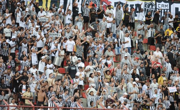 Torcida do Atltico (foto: Alexandre Guzanshe/EM/D.A Press)