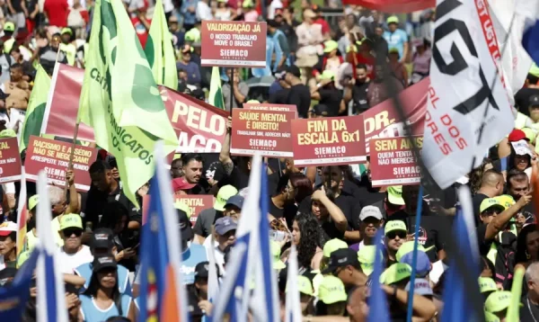 Ato de sindicatos do ABC Paulista defende redução da jornada de trabalho