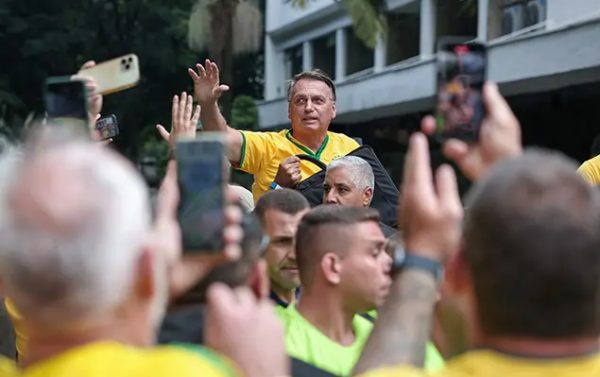 Ato reúne apoiadores de Bolsonaro em São Paulo