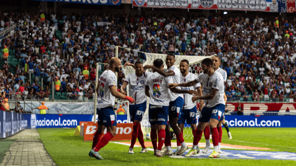 Jogadores do Bahia comemorando gol sobre Vasco, pela 12 rodada do Brasileiro (foto: Letcia Martins/EC Bahia)