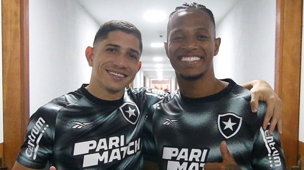 Botafogo se despede e anuncia saída de ex-jogador do Atlético