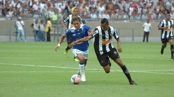 Campeão da Libertadores pelo Atlético acerta com o Itabirito