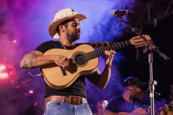 Cantor sertanejo João Carreiro morre aos 41 anos