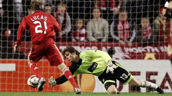 Clube mineiro contrata goleiro que foi titular de gigante europeu