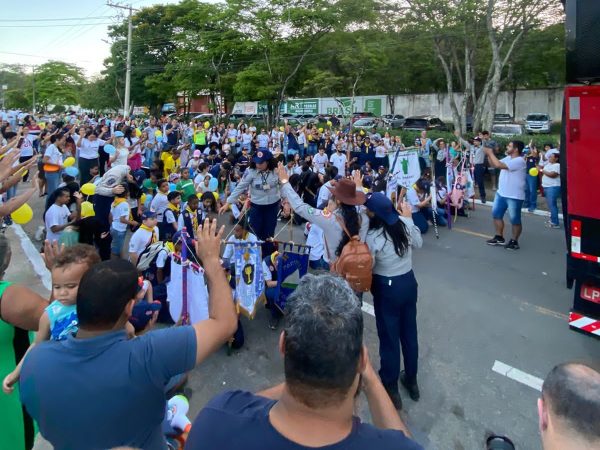 Com o tema “Ninguém vai parar a Igreja do Senhor”, Marcha para Jesus em Timóteo reúne centenas de fiéis