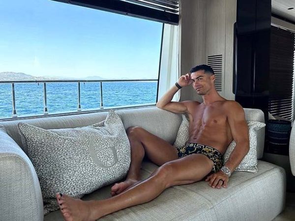 Cristiano Ronaldo deixou gorjeta de R$ 155 mil: ‘Foi uma honra’