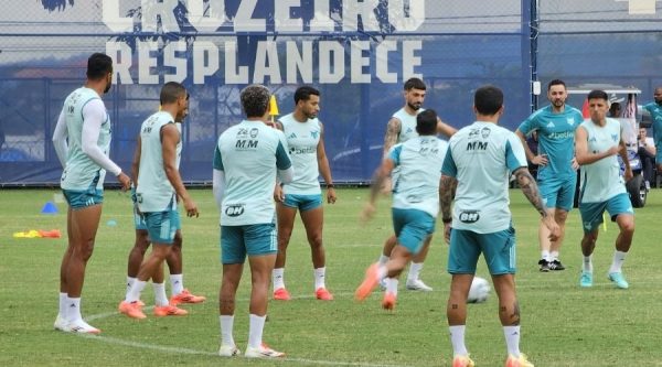 Jogadores do Cruzeiro durante treino (foto: Joo Victor Pena / No Ataque )