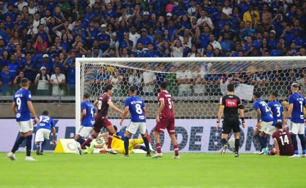 Cruzeiro e empate: jornalistas da Globo ‘esquecem’ Fluminense em palpites