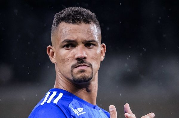 Cruzeiro encaminha saída de Zé Ivaldo para o Santos