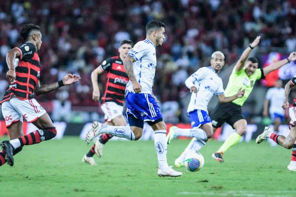 Cruzeiro foi prejudicado no gol da vitória do Flamengo? Comentarista responde