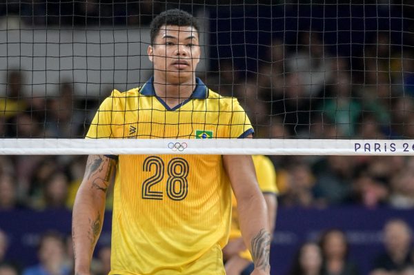 Darlan, oposto da Seleo Brasileira Masculina de Vlei, em quadra pelos Jogos Olmpicos de Paris (foto: Leandro Couri/EM/D.A Press)