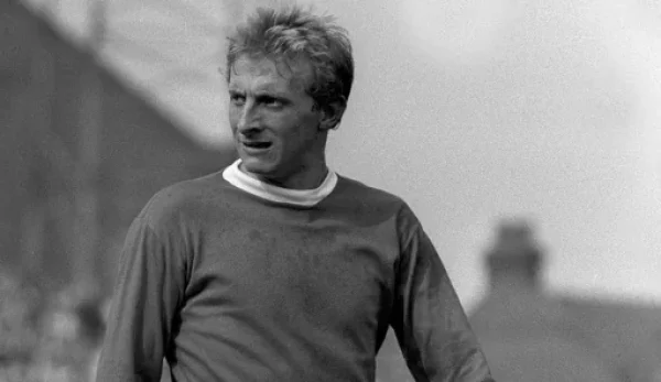 Denis Law, lenda do Manchester United (foto: Foto/Divulgao X @ManUtd)