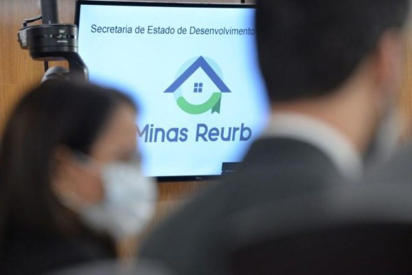 Governo formaliza seis novos convênios de regularização de propriedade urbana pelo programa Minas Reurb