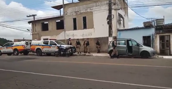 Polícia Militar apreende carregamento de droga no bairro Recanto Verde, em Timóteo