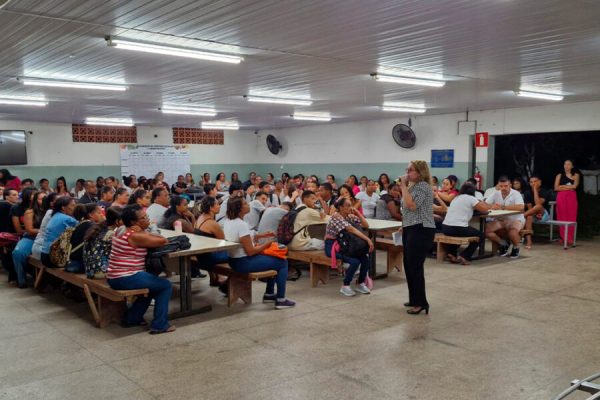 Escolas da Comarca de São Domingos do Prata recebem palestra sobre violência contra a mulher