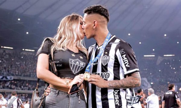 Esposa de Zaracho se despede do Atlético em meio a silêncio do jogador