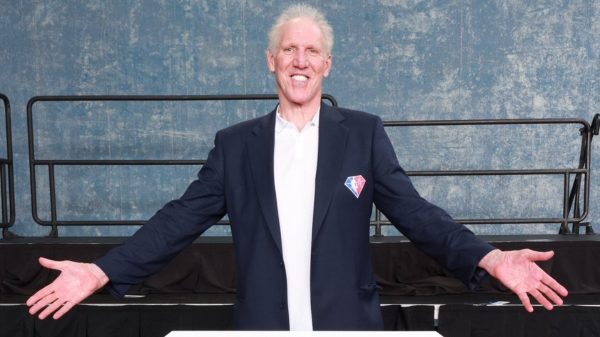 Ex-MVP e bicampeão da NBA, Bill Walton morre aos 71 anos