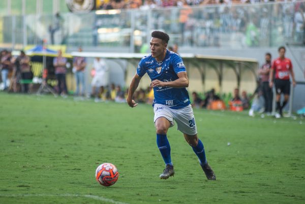 Ex-meia do Cruzeiro acerta com clube da Série B