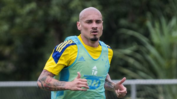 Ex-zagueiro do Cruzeiro, Maicon é anunciado por clube da Série B