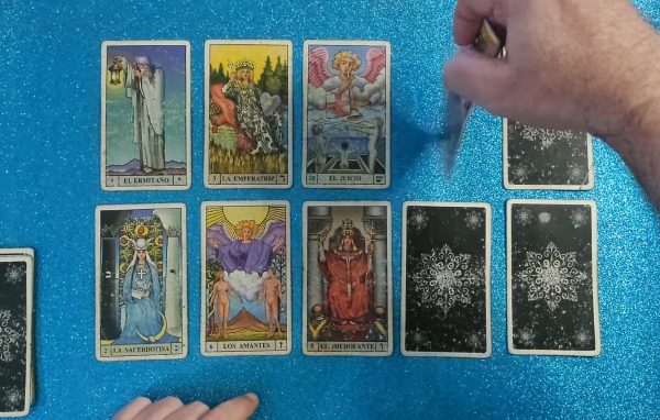 Cartas indicaram jogo disputado e com muitos gols na final da Champions League (foto: Reproduo/Youtube)