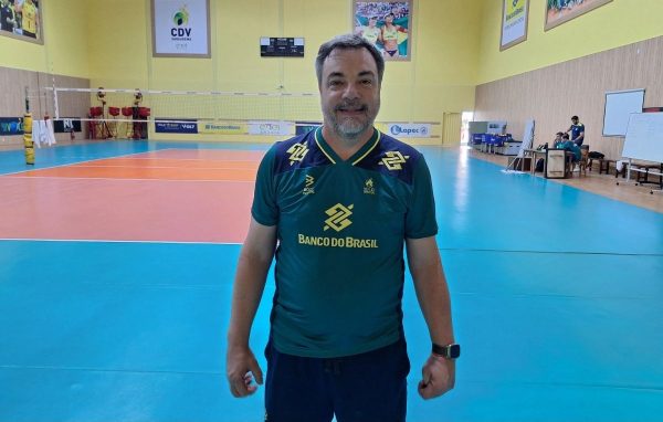 Magoo, tcnico da Seleo Sub-26 e do Praia Clube, vai comandar o Brasil na Copa Amrica (foto: Divulgao/CBV)
