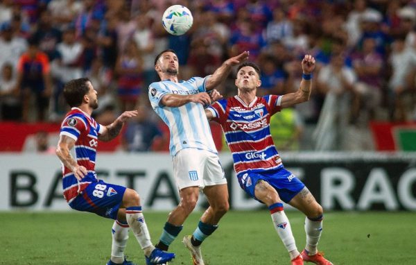 No primeiro turno, Racing venceu Fortaleza por 3 a 0 no Castelo (foto: Thiago Gadelha / AFP)
