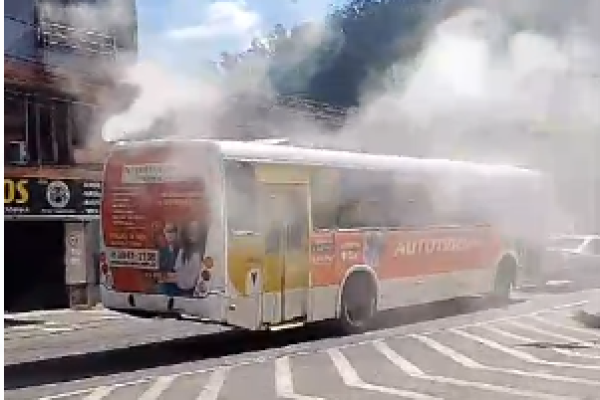 ÔNIBUS FUMACÊ: Vídeo mostra a situação vergonhosa dos ônibus da Autotrans em Timóteo