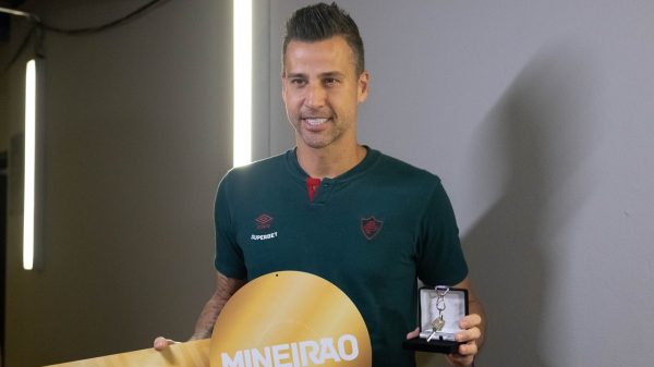 Fábio recebe homenagem do Mineirão antes de Cruzeiro x Fluminense