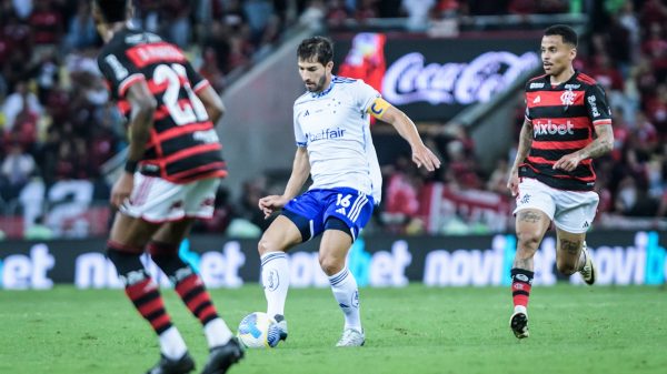 Flamengo vence Cruzeiro, que volta a tropeçar fora de casa no Brasileirão