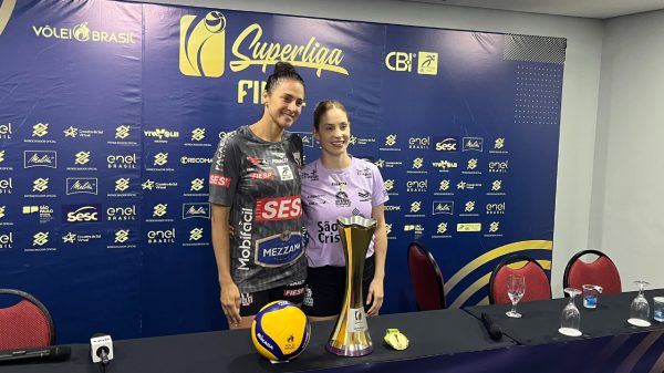 Dani Lins, levantadora do Bauru, e Camila Brait, lbero do Osasco, disputam o ttulo da Superliga Feminina de Vlei (foto: Pedro Bueno / No Ataque)