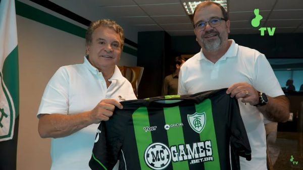 Alencar da Silveira Jnior, presidente do Amrica, e Enderson Moreira, novo tcnico do Coelho (foto: Reproduo YouTube)