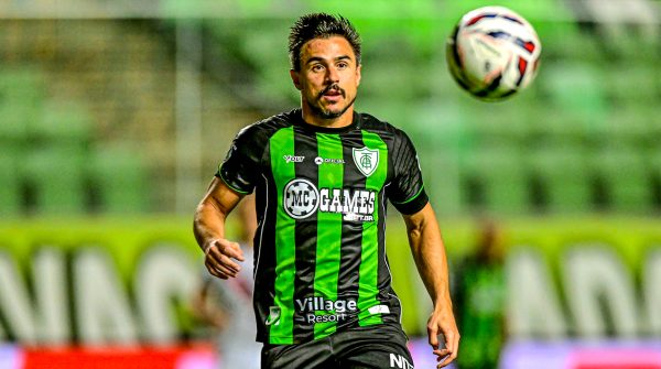 William Bigode em campo pelo Amrica na Srie B (foto: Mouro Panda / Amrica)