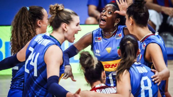 Jogadoras da Itlia na VNL Feminina (foto: Divulgao FIVB)