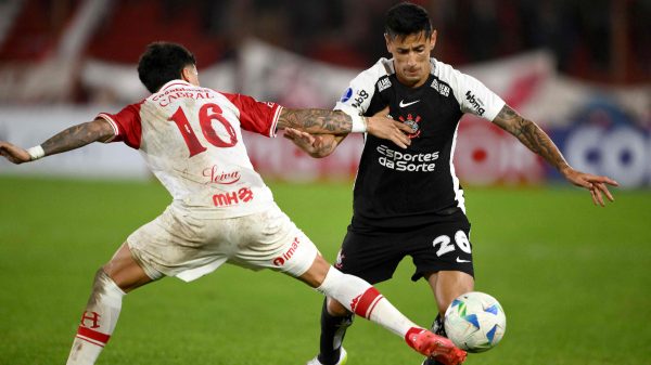 Jogo entre Huracn e Corinthians pela Sul-Americana (foto: Luis ROBAYO / AFP)