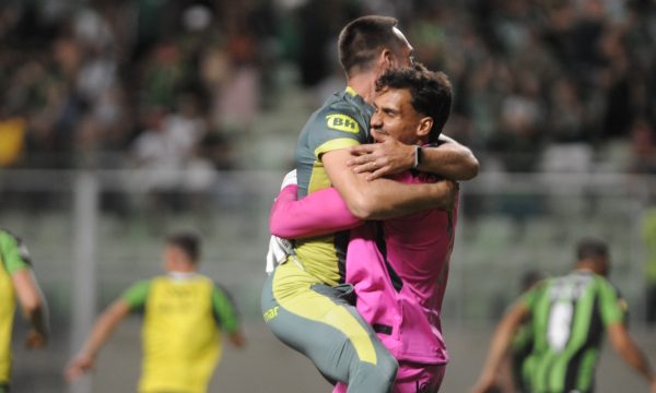 Matheus Mendes, goleiro do Amrica (foto: Alexandre Guzanshe/EM/D.A. Press)