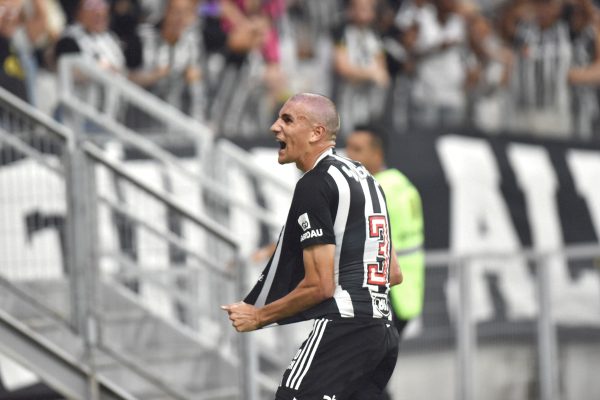 Dudu comemorando gol pelo Atltico (foto: Ramon Lisboa/EM/DA.Press)