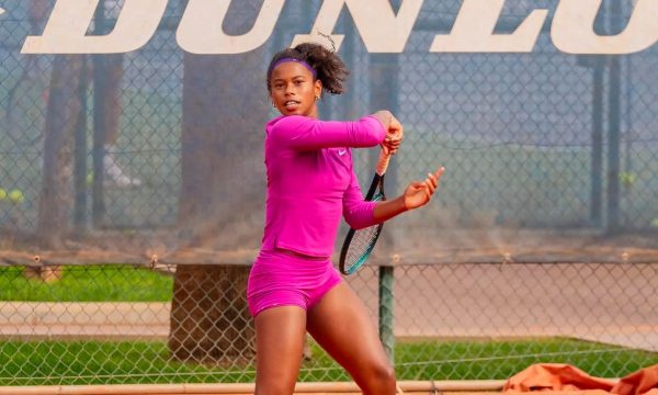 Tenista brasileira na chave juvenil do Australian Open (foto: Reproduo/Instagram)