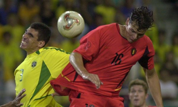 Zagueiro Lcio foi campeo do Mundo em 2002 (foto: Nilton Santos/Divulgacao)