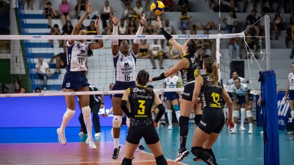 Jogo entre Praia Clube e Minas pelo Campeonato Mineiro Feminino de Vlei (foto: BrunoCunha)