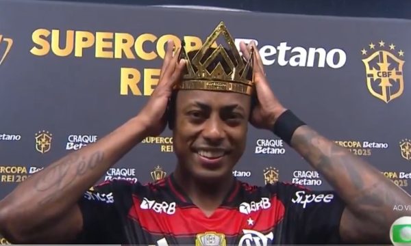 Bruno Henrique foi campeo da Supercopa com o Flamengo (foto: Reproduo/TV Globo)