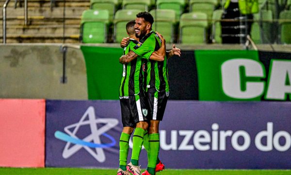 Jonathas, atacante do Amrica em jogo no Mineiro (foto: Mouro Panda/Amrica)