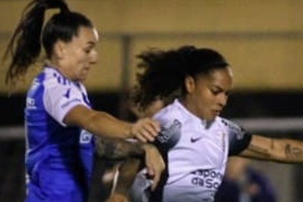 Lance de Corinthians x Cruzeiro pela Supercopa Feminina (foto: Divulgao / Corinthians )