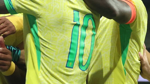 Camisa 10 da Seleo Brasileira (foto: Pierre-Philippe MARCOU / AFP)