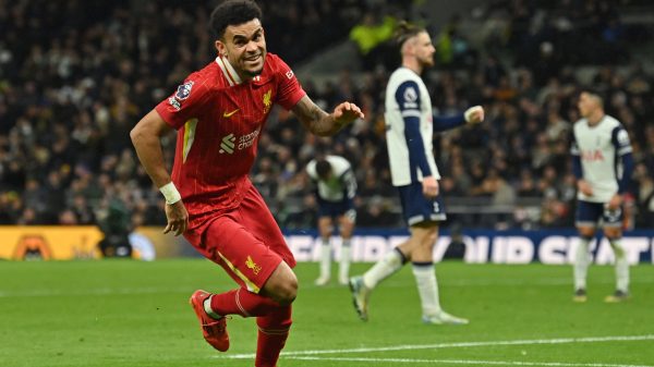 Luis Daz em Liverpool x Tottenham pela Premier League (foto: Glyn KIRK / AFP)