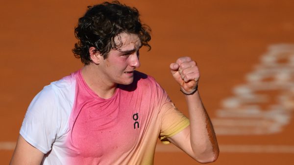 Joo Fonseca em quadra pelo ATP de Buenos Aires (foto: Luis ROBAYO / AFP)