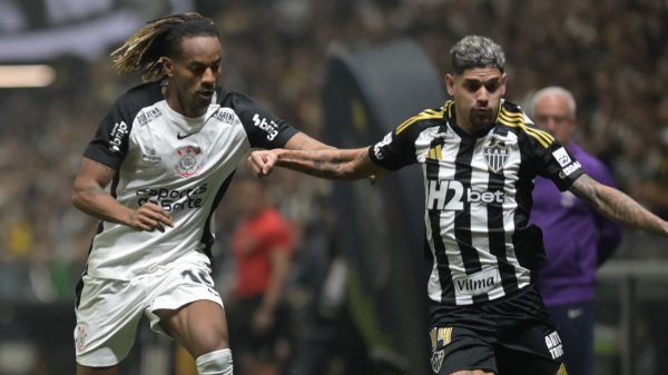Lance do jogo entre Atltico e Corinthians, na Arena MRV (foto: Leandro Couri/EM/D.A. Press)